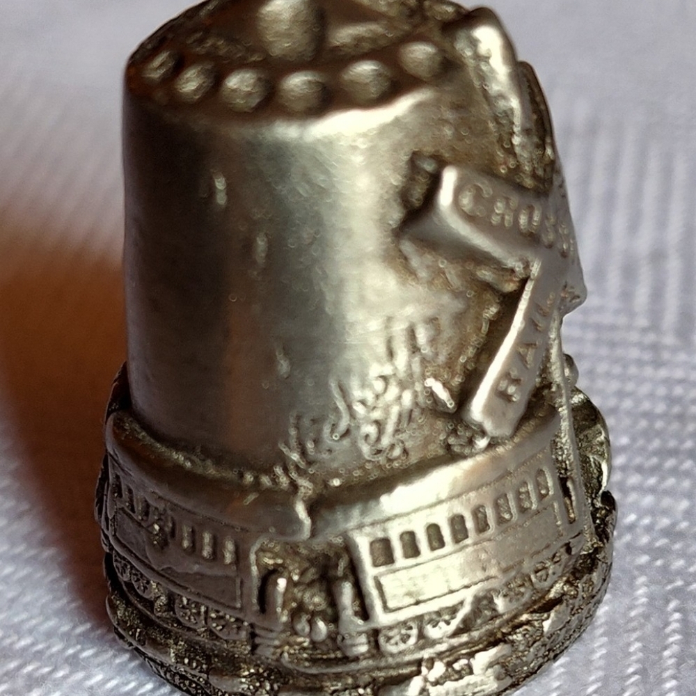 Vintage Nicholas Gish Pewter Railroad Themed Thimble, Signed Christmas Holiday - Picture 4 of 6